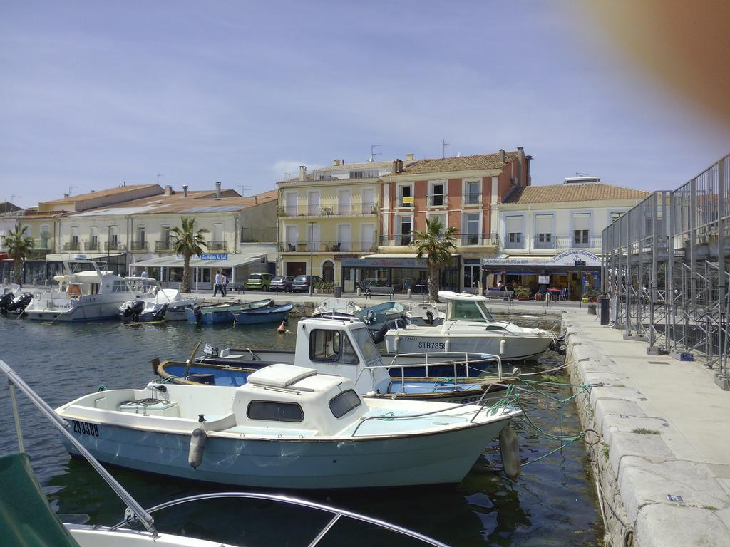 Chambres D'Hotes La Maison Sur Le Port Meze Exterior photo